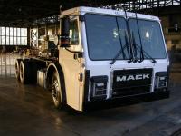 Mack unveils first turbine hybrid refuse truck 
