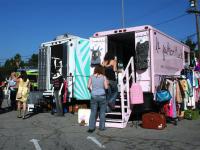 Stylish boutiques on wheels: new shopping trend in the USA