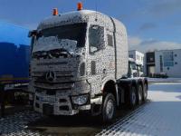 The first photos of a new heavy tractor Actros SLT
