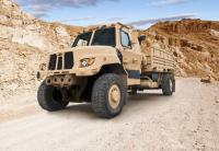 Oshkosh начинает поставки в армию США грузовиков нового поколения FMTV A2