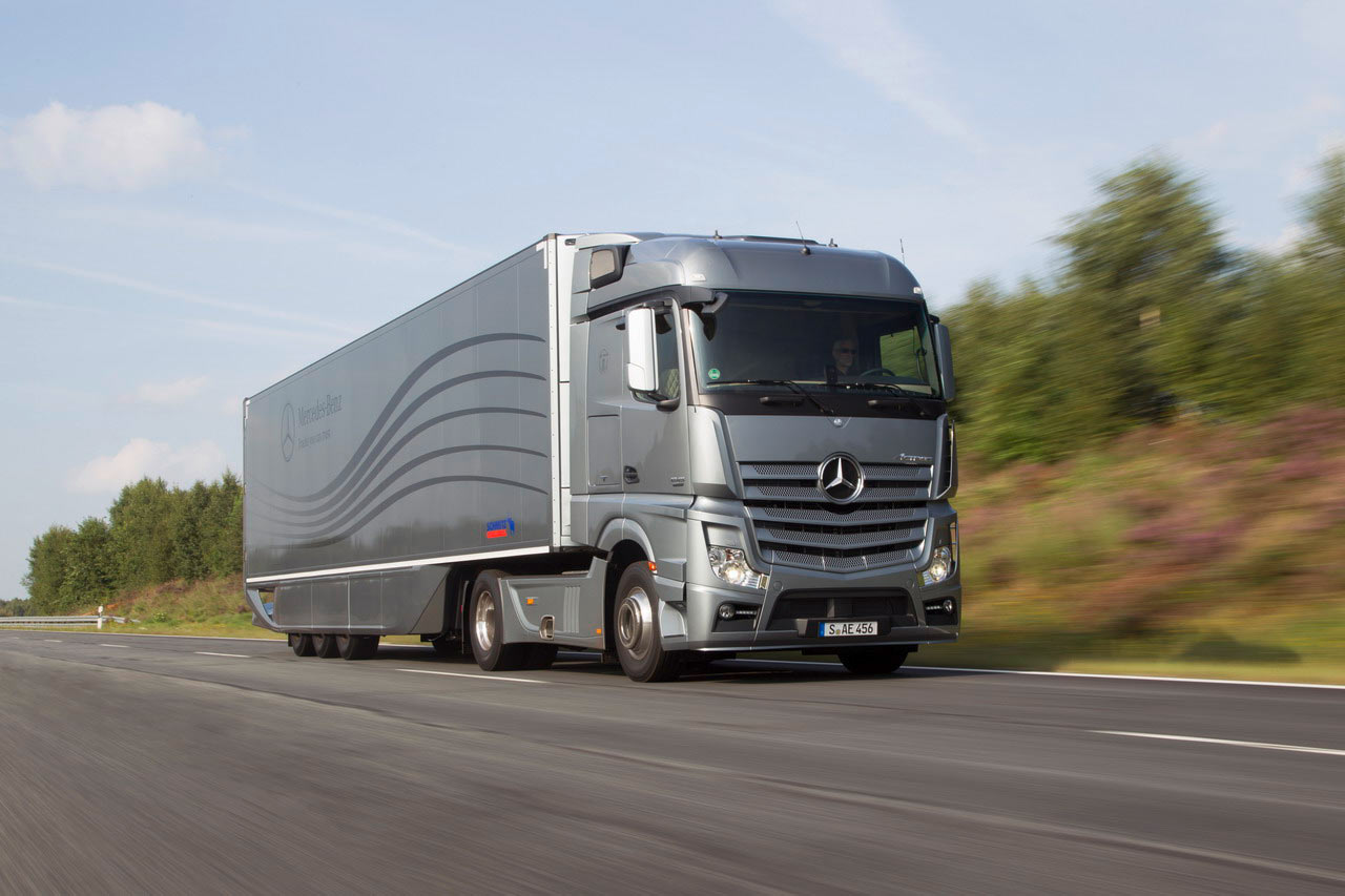 Benz truck. Еврофура Мерседес. Mercedes-Benz Грузовики. Мерседес Бенц грузовой. Mercedes Benz Actros с прицепом.